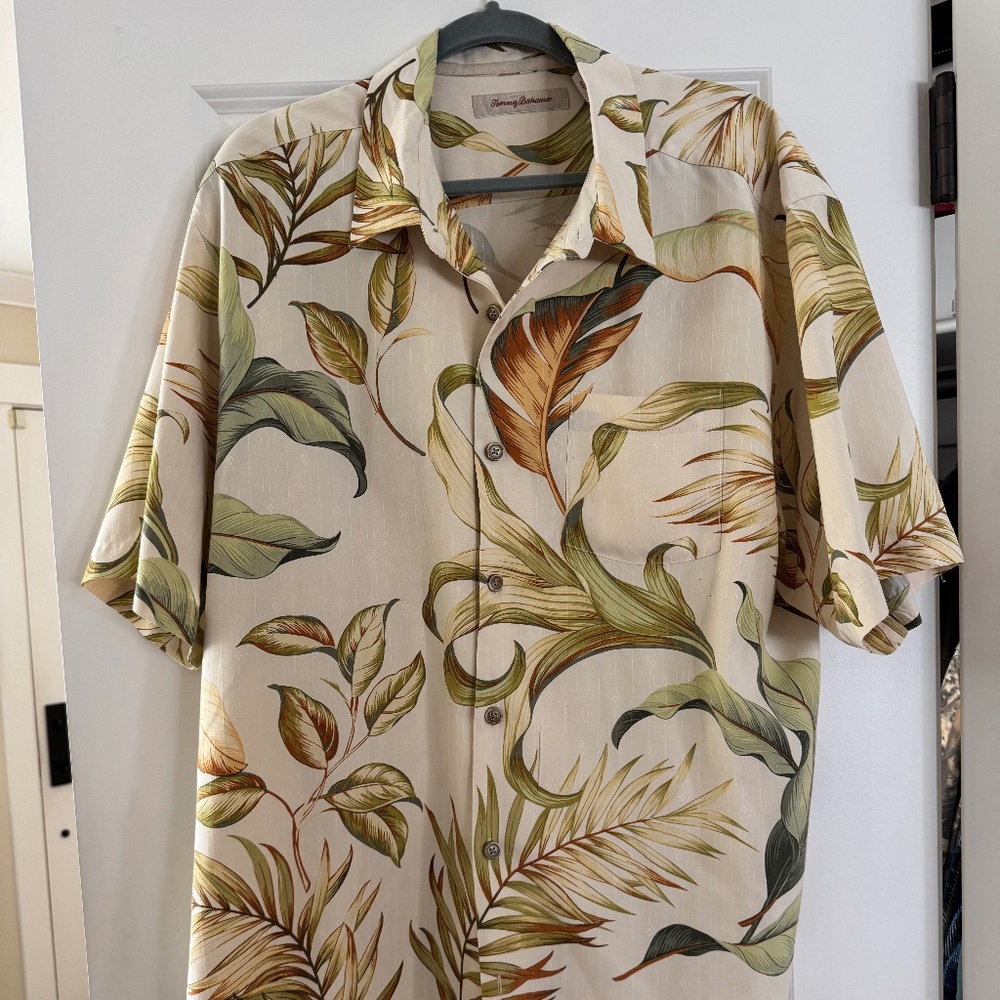 Tommy Bahama Button down Short Sleeve
